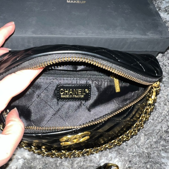 NIB GWP Chanel Makeup Black Quilted Bum Belt Bag with Gold Chain - Picture 8 of 8